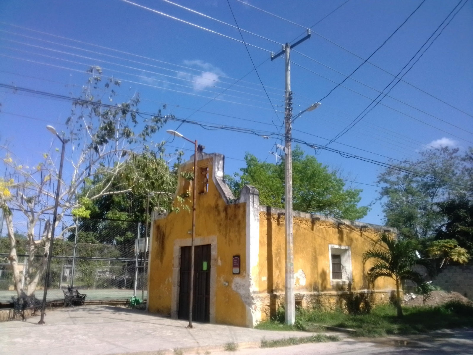 Vecinos piden al INAH rescatar la capilla de San Idelfonso de Izamal