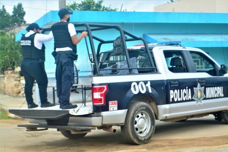 Roban láminas y una bomba de agua de una parcela en Bakukax, José María Morelos