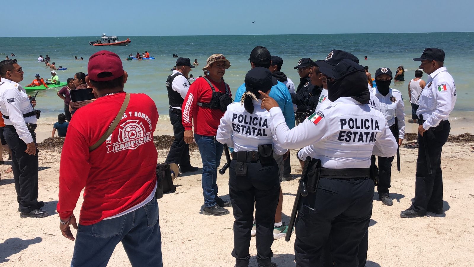 Pese al operativo, el menor llegó solo a la orilla de la playa