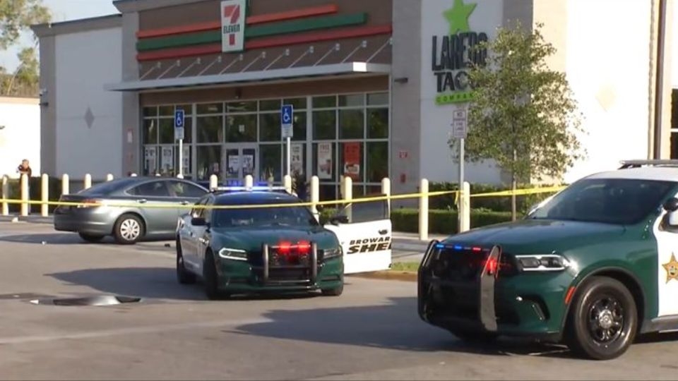 El atacante entró a una tienda y le disparó a un menor que estaba comprando un helado junto a su hermano.
