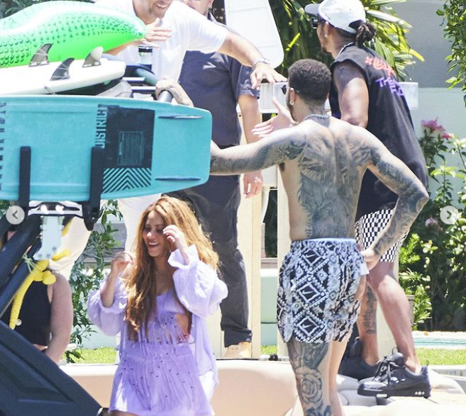 Shakira pasea en barco con Lewis Hamilton en Miami: FOTOS