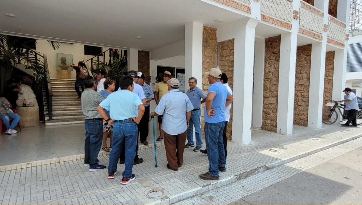 Ejidatarios acusan a la Alcaldesa de dejarlos a un lado en una reunión