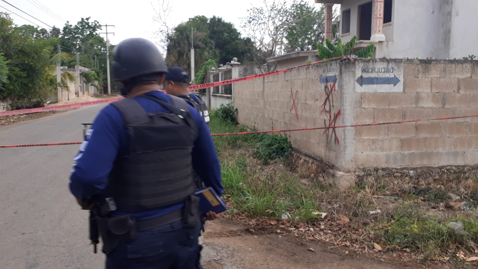 El hospital fue acordonado por la policía municipal