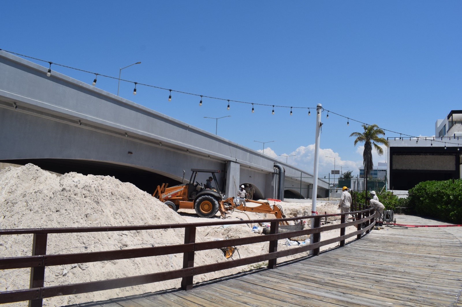 Obras de Pemex en el malecón de Progreso generan intriga; cierran acceso al muelle