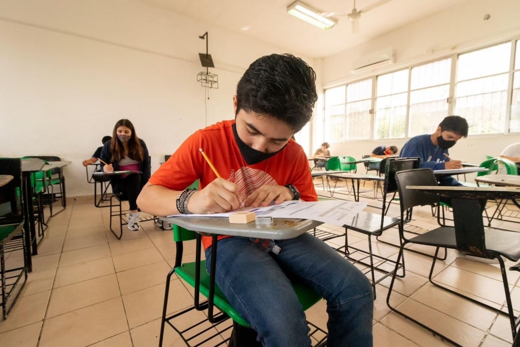 Piden a los padres estar al pendiente de las tareas de sus hijos