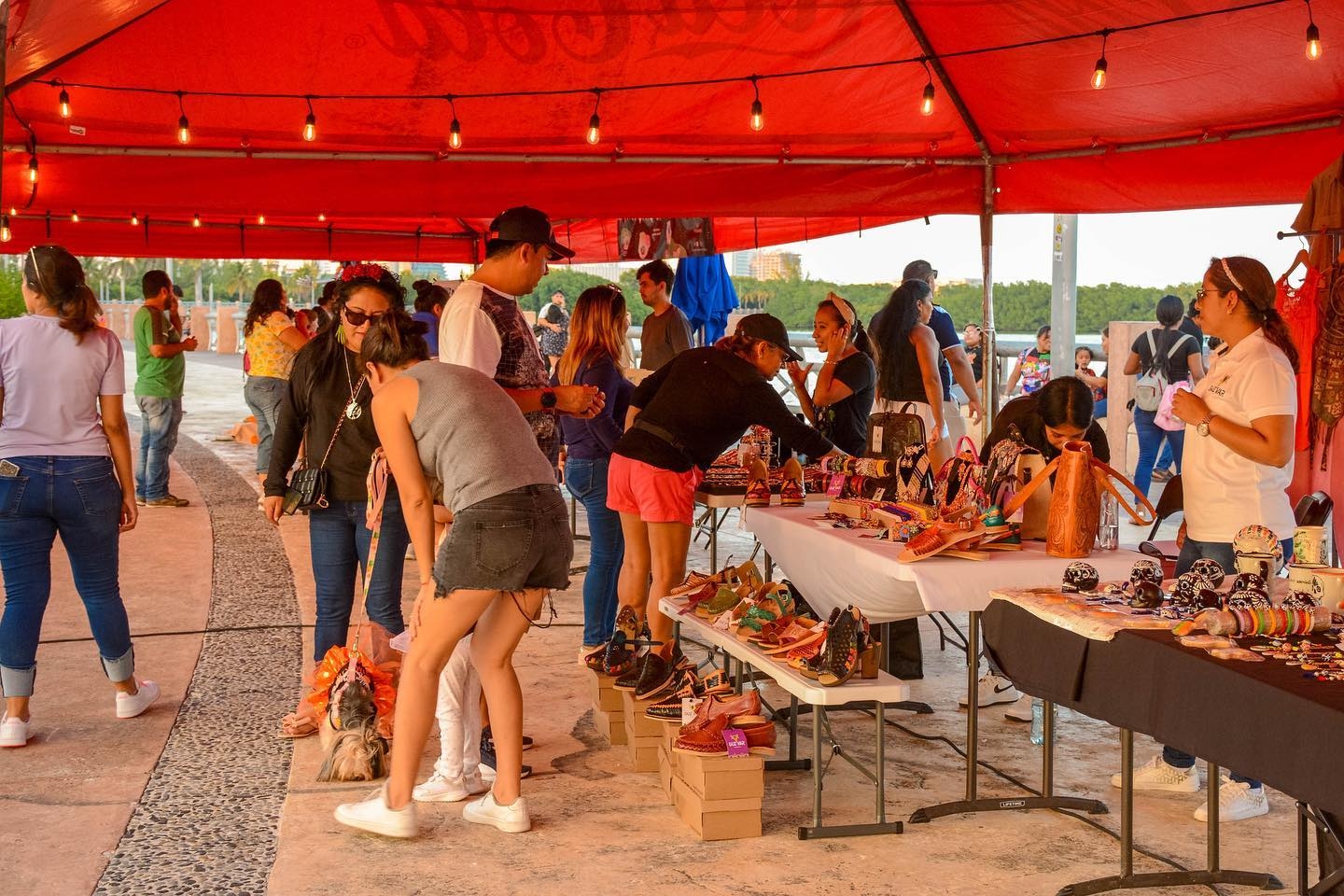 Este es el tianguis más nice de Cancún