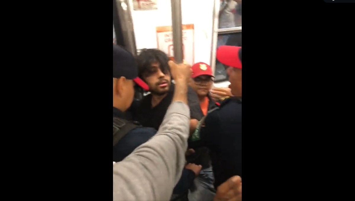 Captan uso excesivo de la fuerza policial contra usuario en vagón del Metro