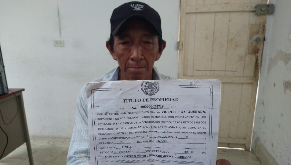 El abogado se quedó con el título de propiedad del campesino y le entregó una copia