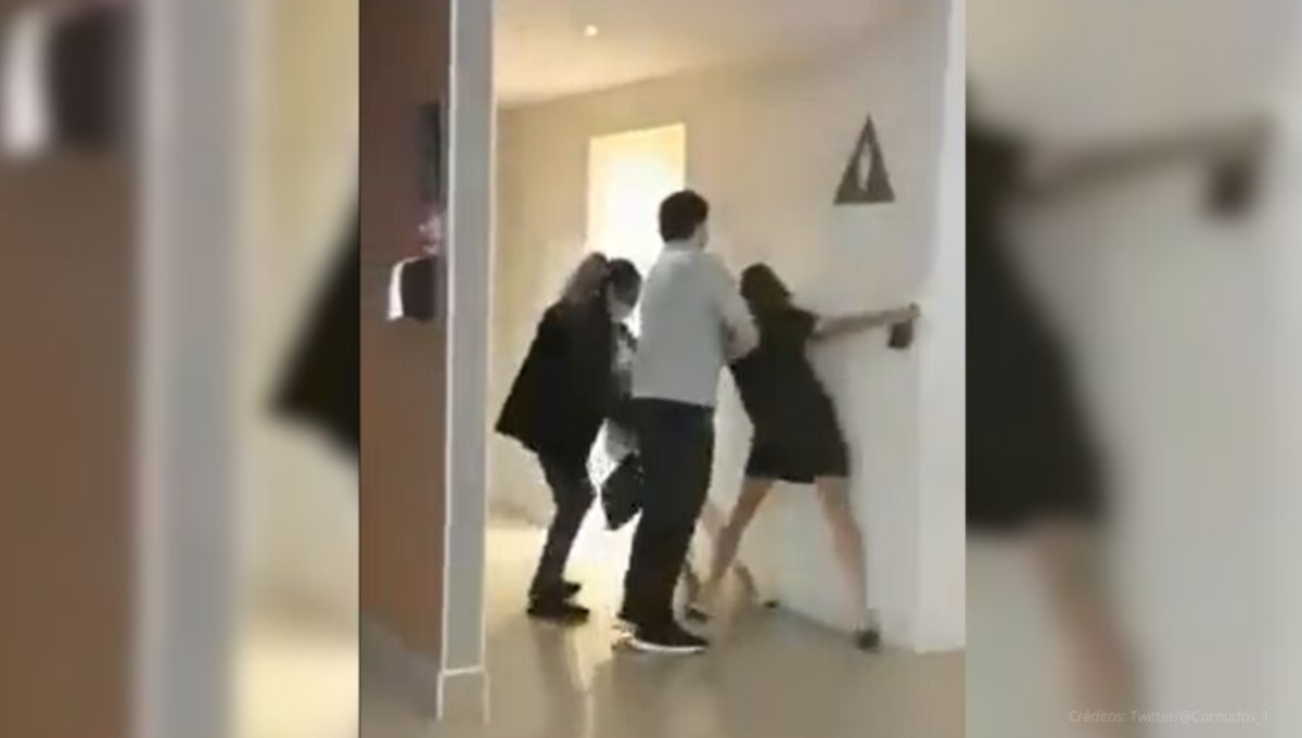 Esposa y amante llegan a los golpes en plena sala de cine: VIDEO