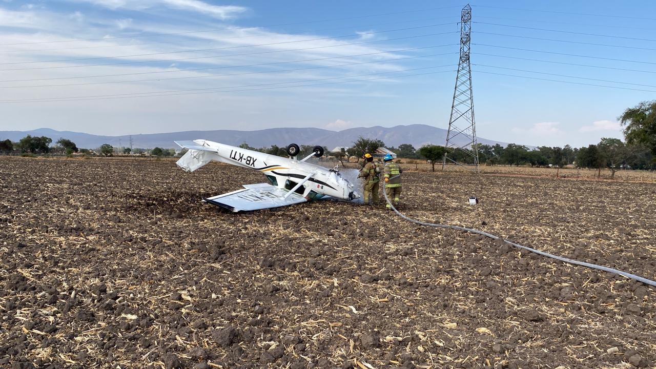 Se desploma avioneta de una escuela de vuelo en Jalisco; hay un lesionado