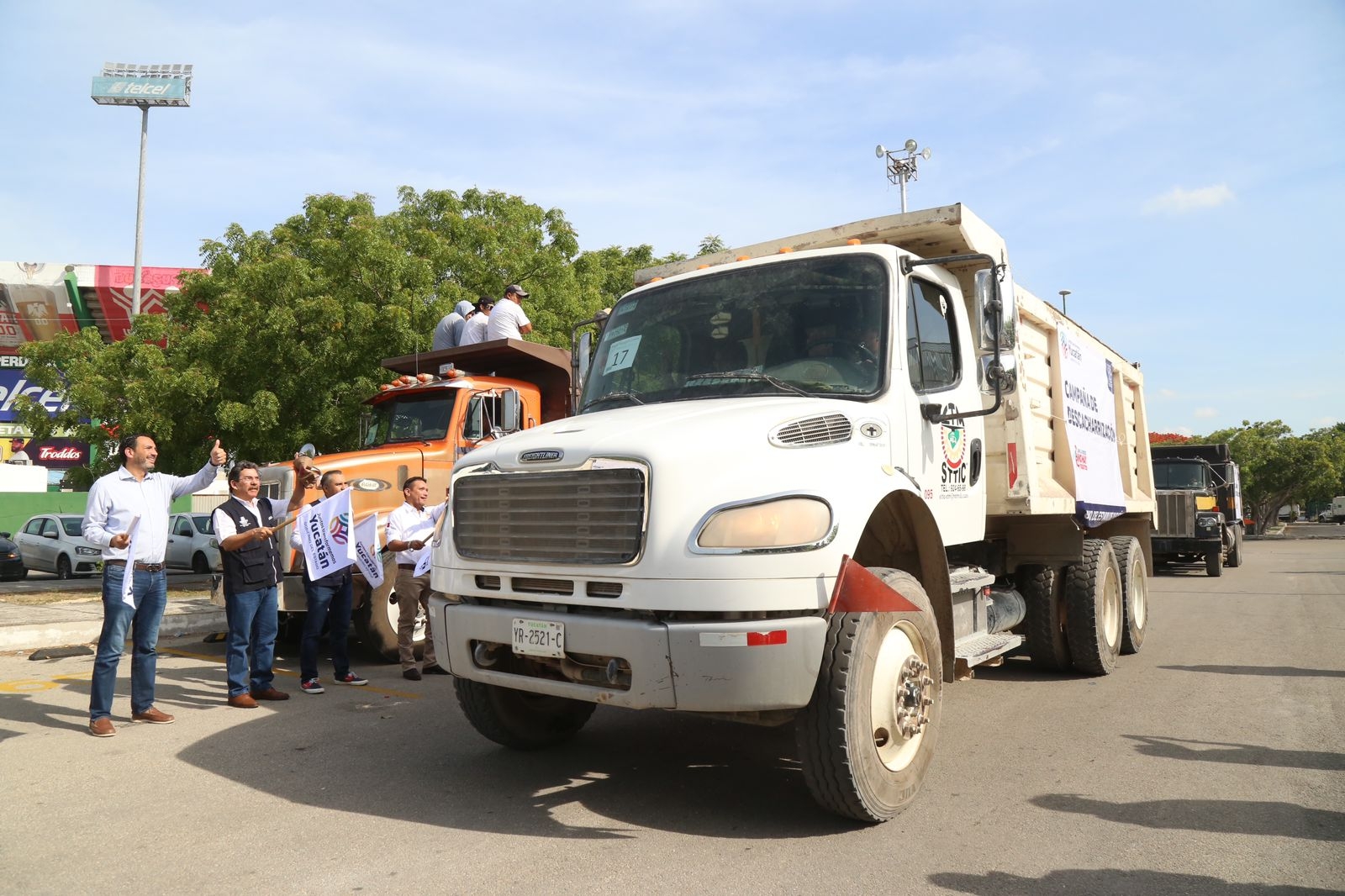 Dan 'banderazo' de inicio a la Campaña de Descacharrización en Mérida