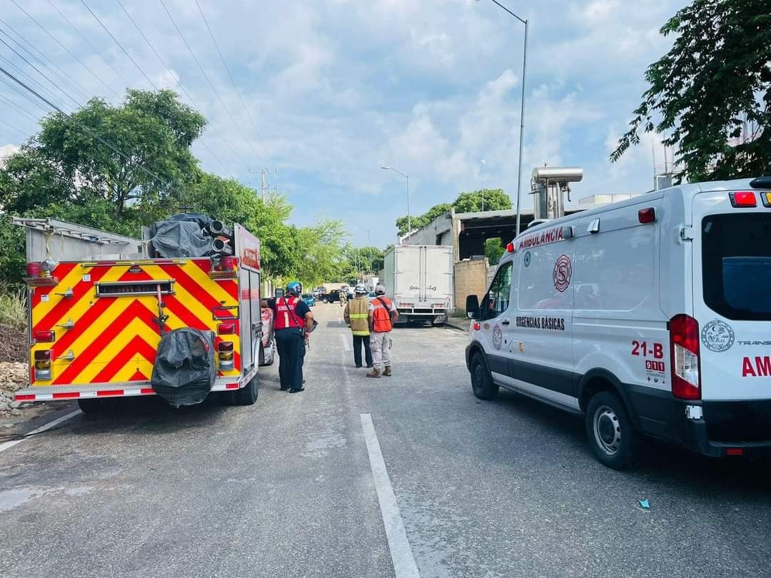 Fuga de amoníaco en una fábrica de hielo causa movilización en Playa del Carmen