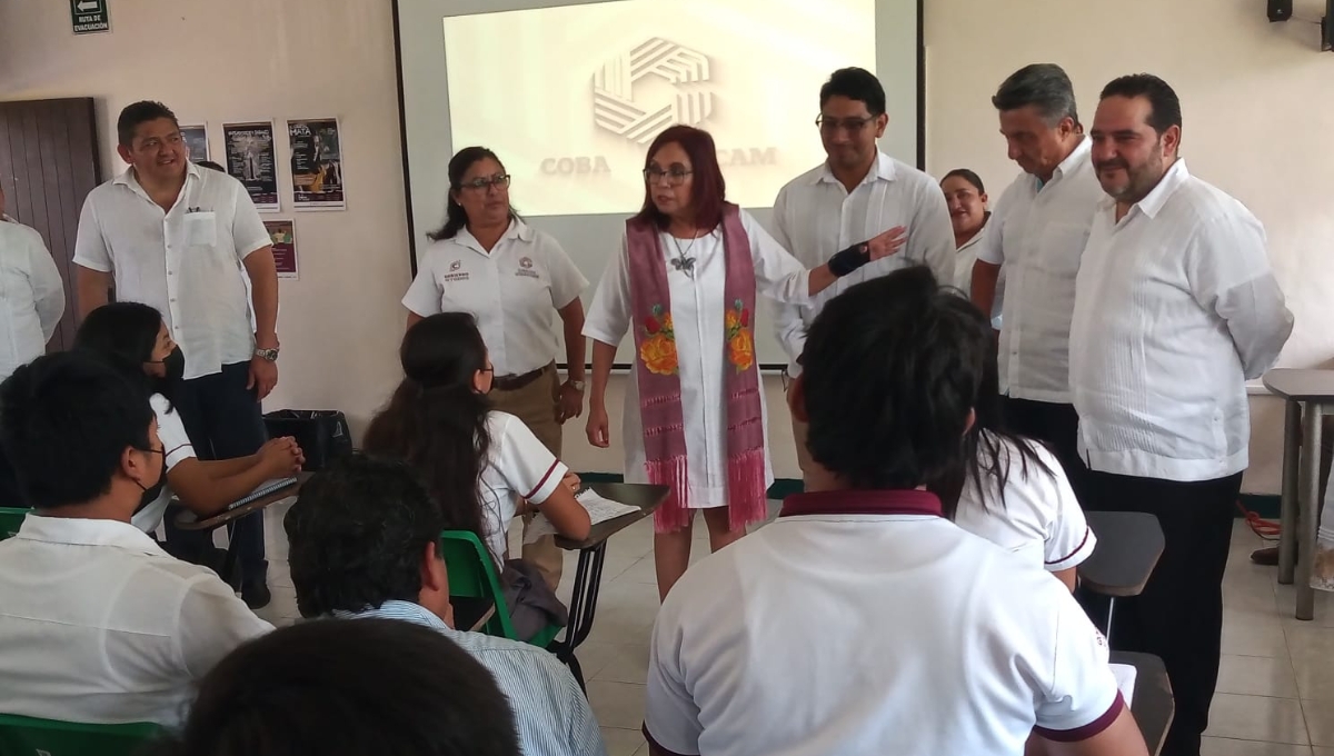 Leticia Ramírez realiza una gira en Campeche