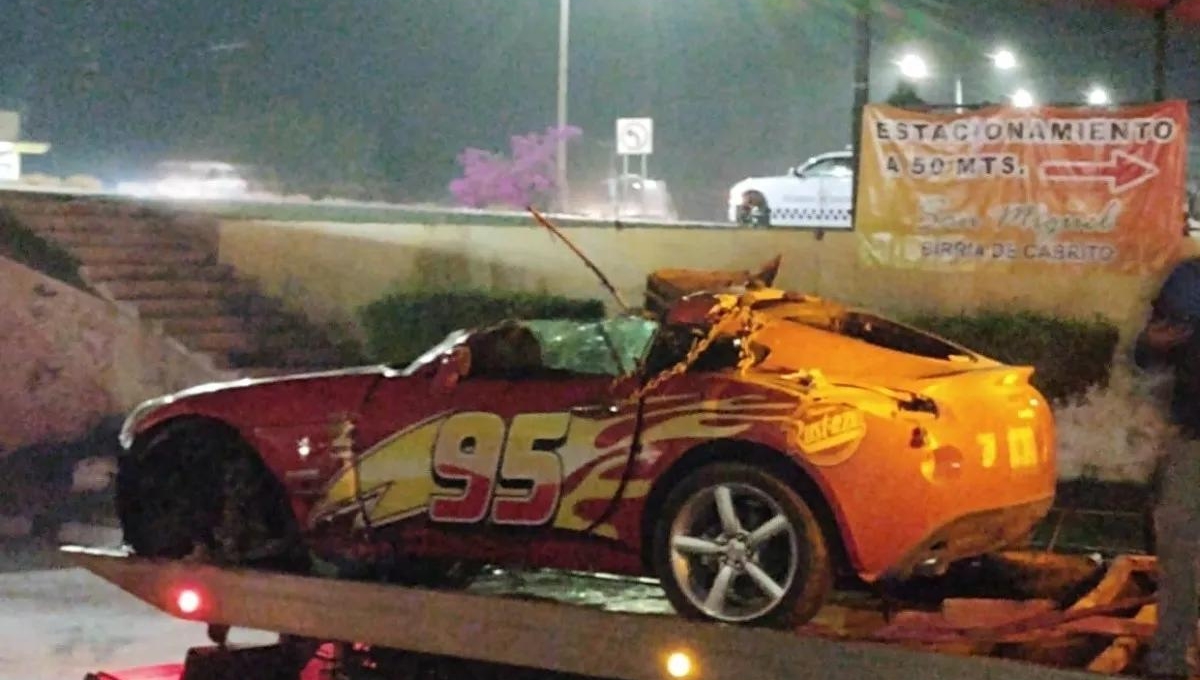 Vuelca 'El Rayo McQueen' en una carretera de Sinaloa