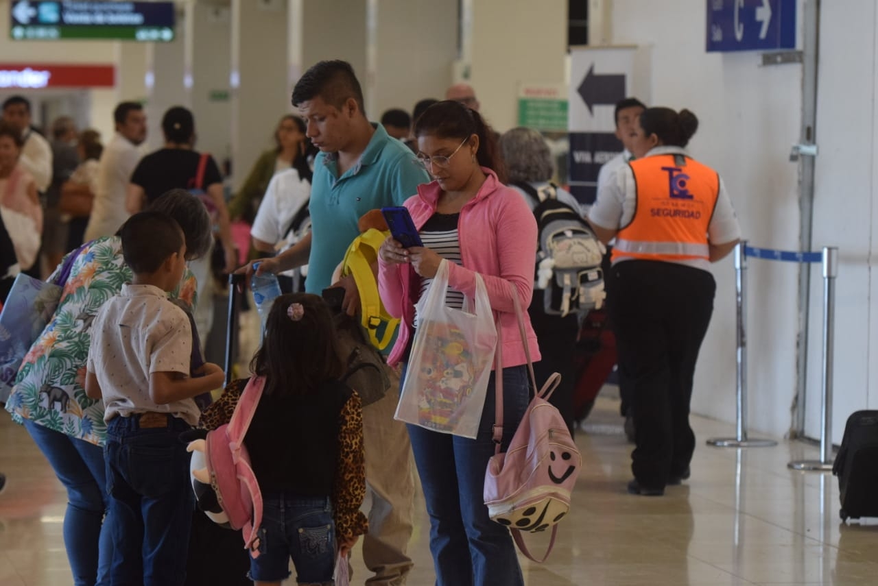 VivaAerobús retrasa casi una hora el vuelo CDMX-Mérida