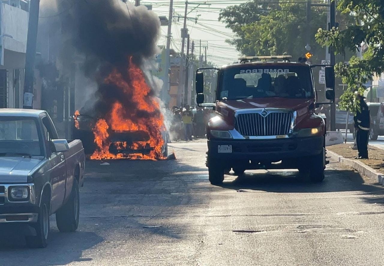 El incendio provocó una fuerte movilización policiaca en Progreso
