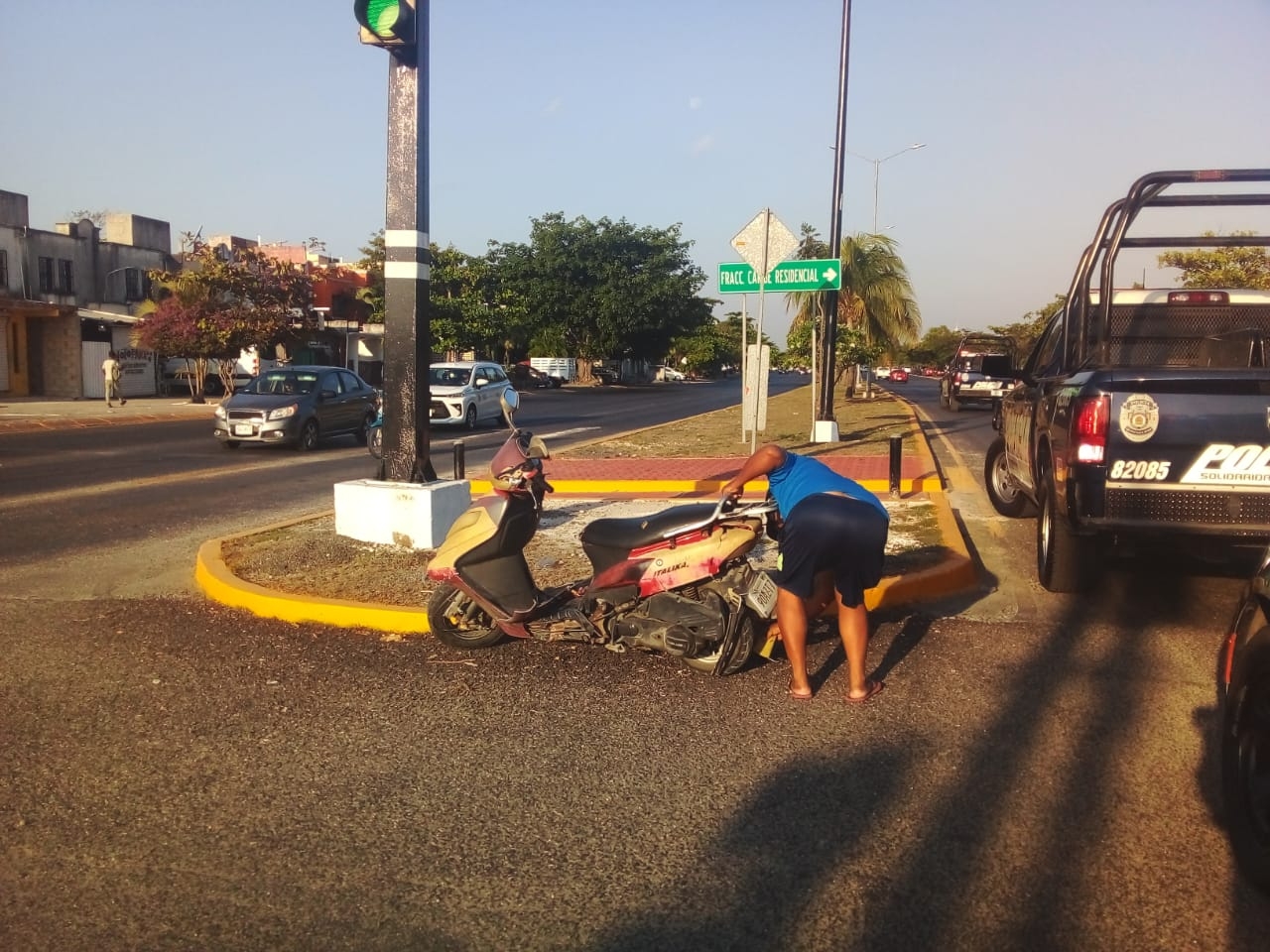 Accidente vial en Playa del Carmen deja dos motociclistas lesionados