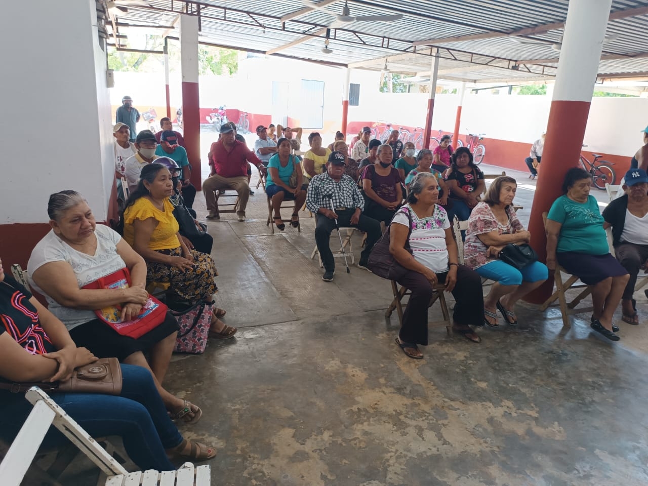 Jubiladas y pensionadas se quejan por falta de apoyo del Alcalde de Tizimín