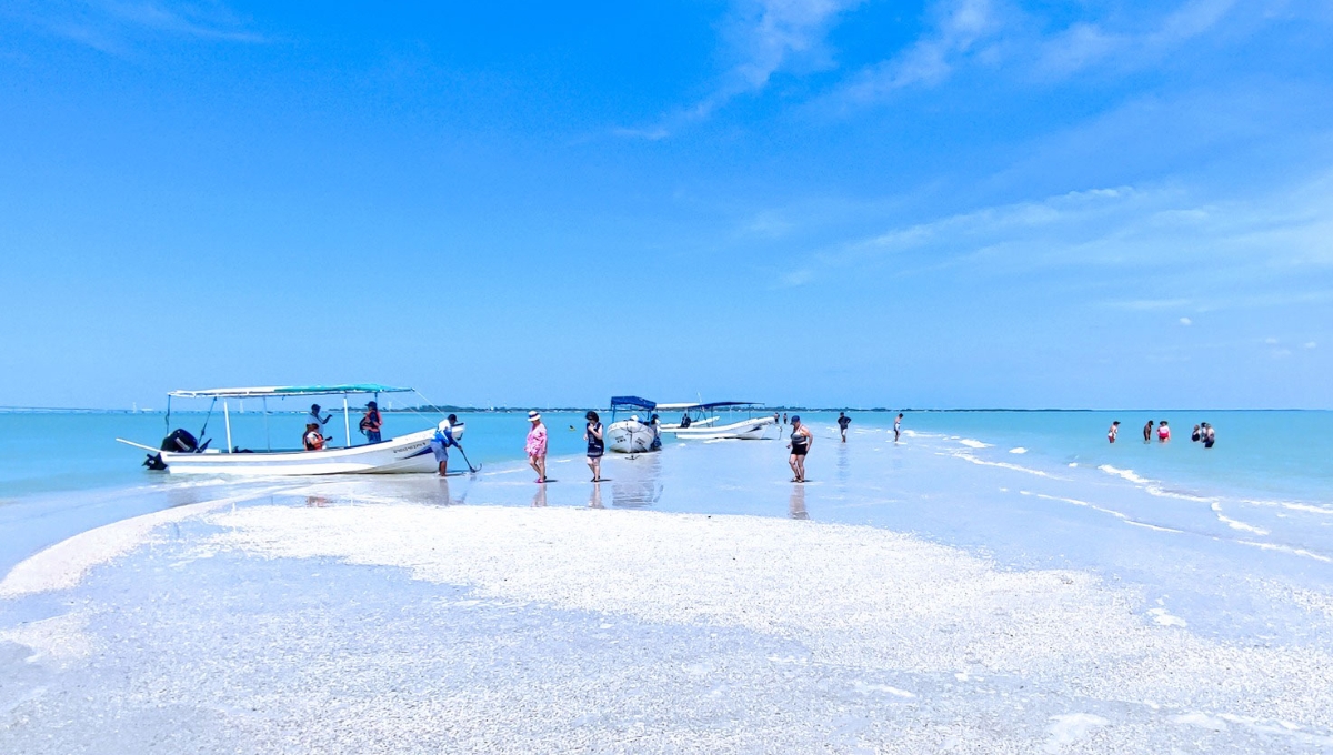 Conoce la 'Isla de las Comadres', un paraíso sumergible en Campeche