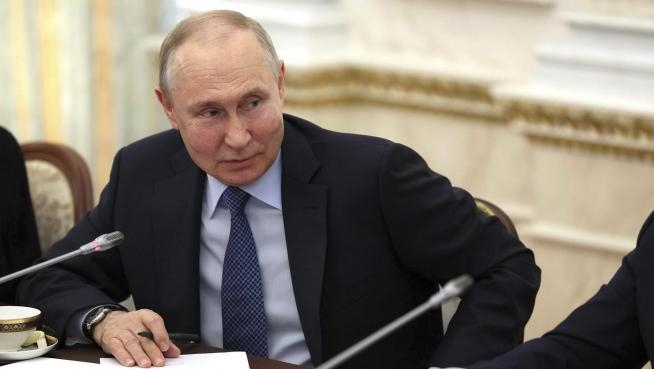 Putin anunció que as primeras armas nucleares tácticas ya han llegado a Bielorrusia en proceso que determinará el despliegue de su ejército.
