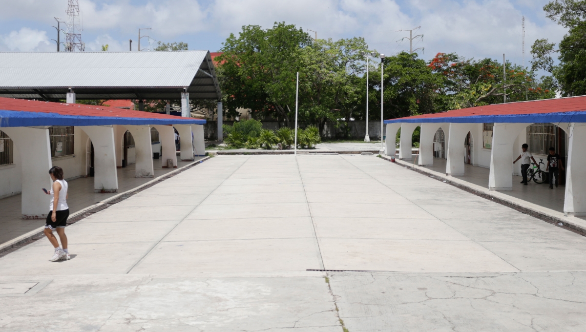 Secretaría de Educación descarta suspender clases en Cancún por ola de calor