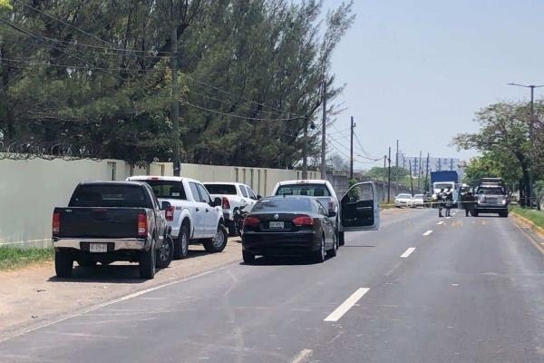 Dos policía sin vida y 2 heridos es el saldo hasta el momento de la balacera registrada en Las Bajadas, Veracruz