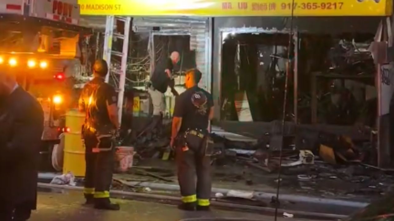 Incendio en tienda de bicicletas en Nueva York deja 4 muertos