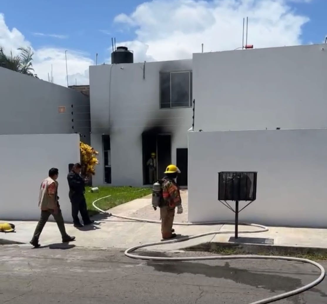 Cortocircuito provoca incendio de una casa en Chetumal