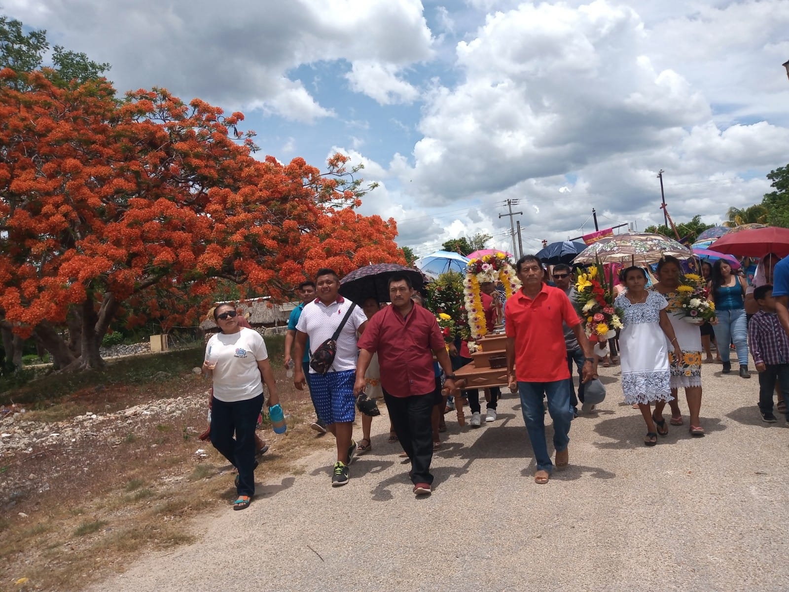 Se registró gran afluencia de personas a San Juan Bautista