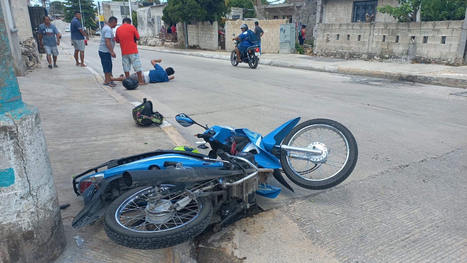Hospitalizan a motociclista tras ser atropellado en Campeche
