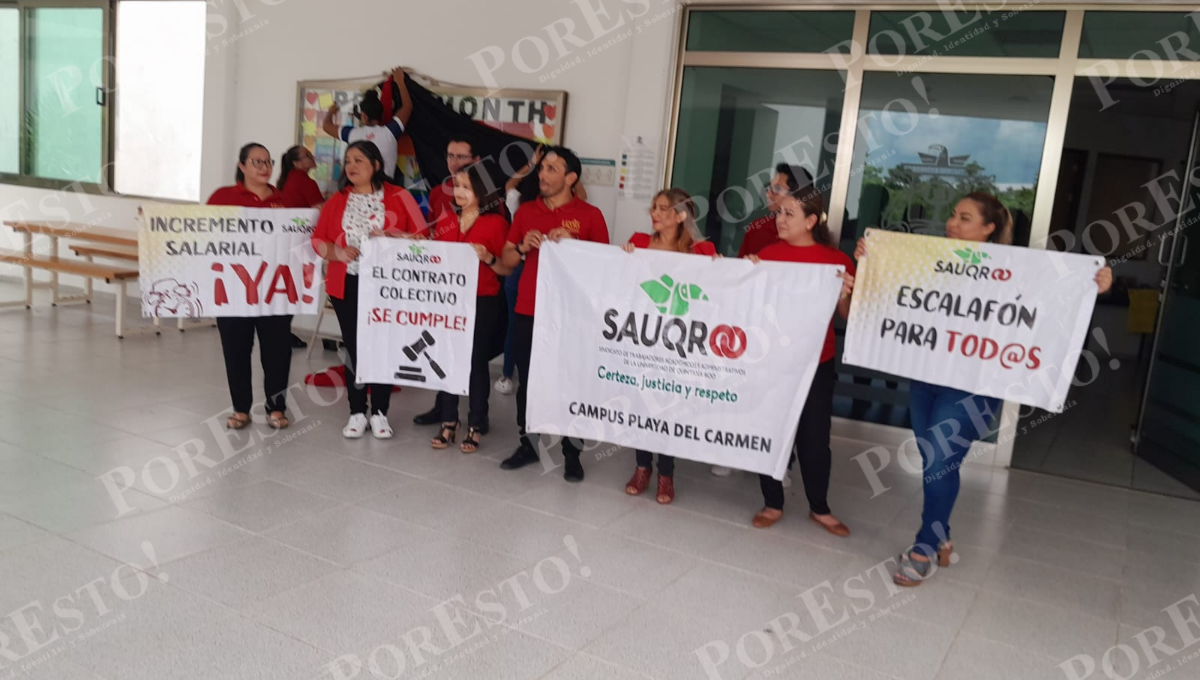 Trabajadores de la Universidad de Quintana Roo hace paro de labores en Playa del Carmen