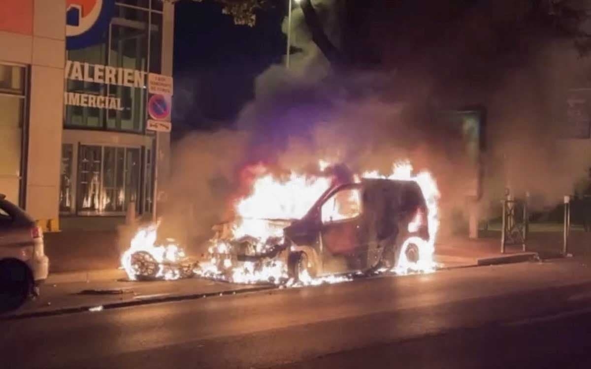 Segunda noche de disturbios en Francia por muerte de adolescente a manos de policía