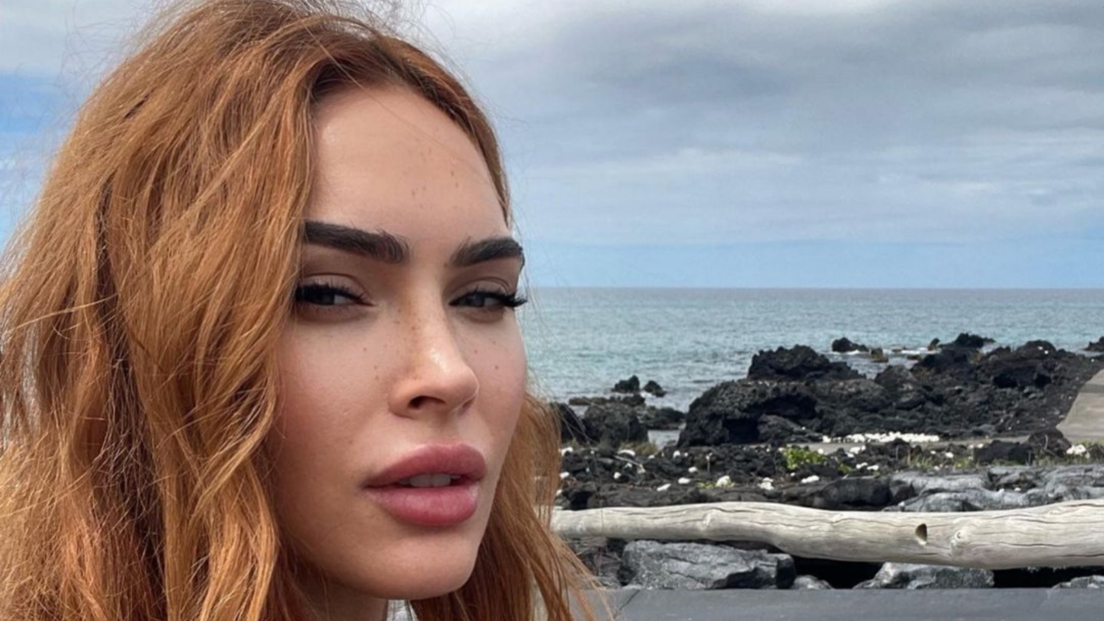 Megan Fox comparte fotos de su viaje a la playa