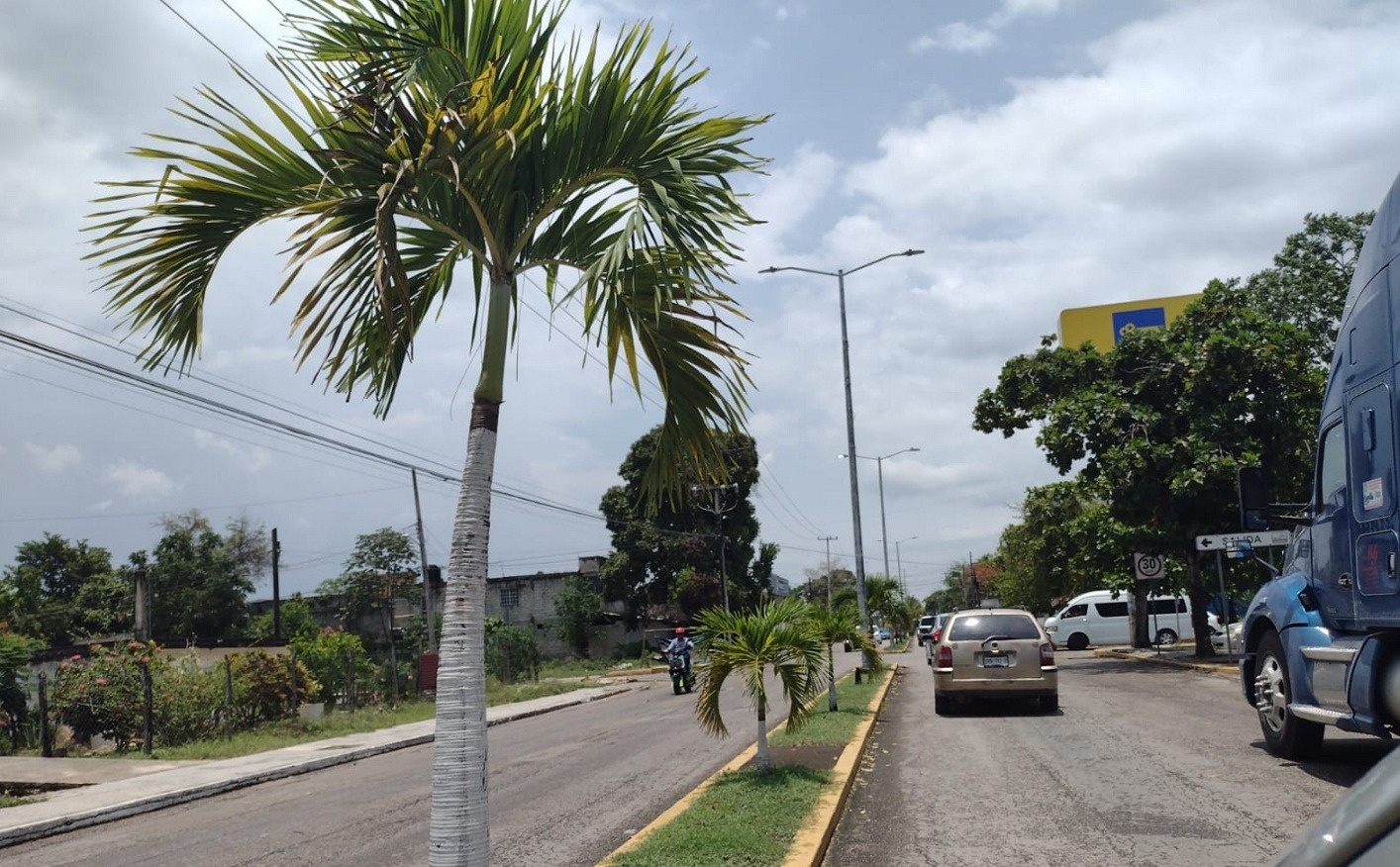 Al empleado del Tren Maya le robaron dinero en efectivo y su celular