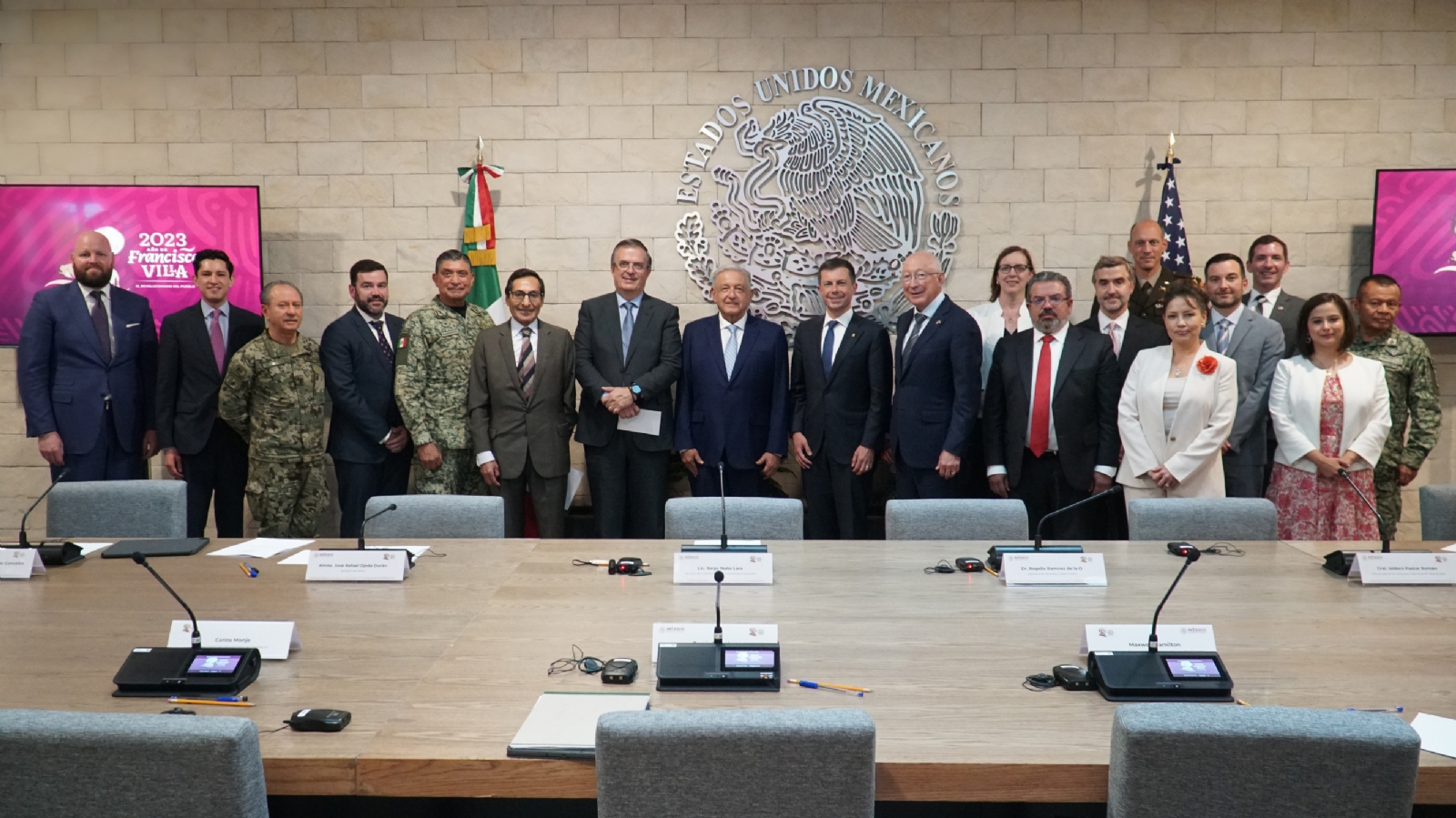 AMLO trata con secretario de Transporte de EU el regreso a categoría 1 en seguridad aérea