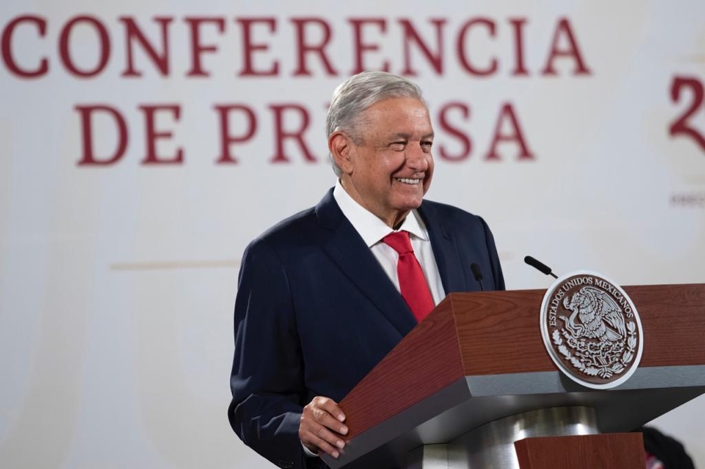 'No está exacto' AMLO a Fox por decir que él instaló pensiones para adultos mayores