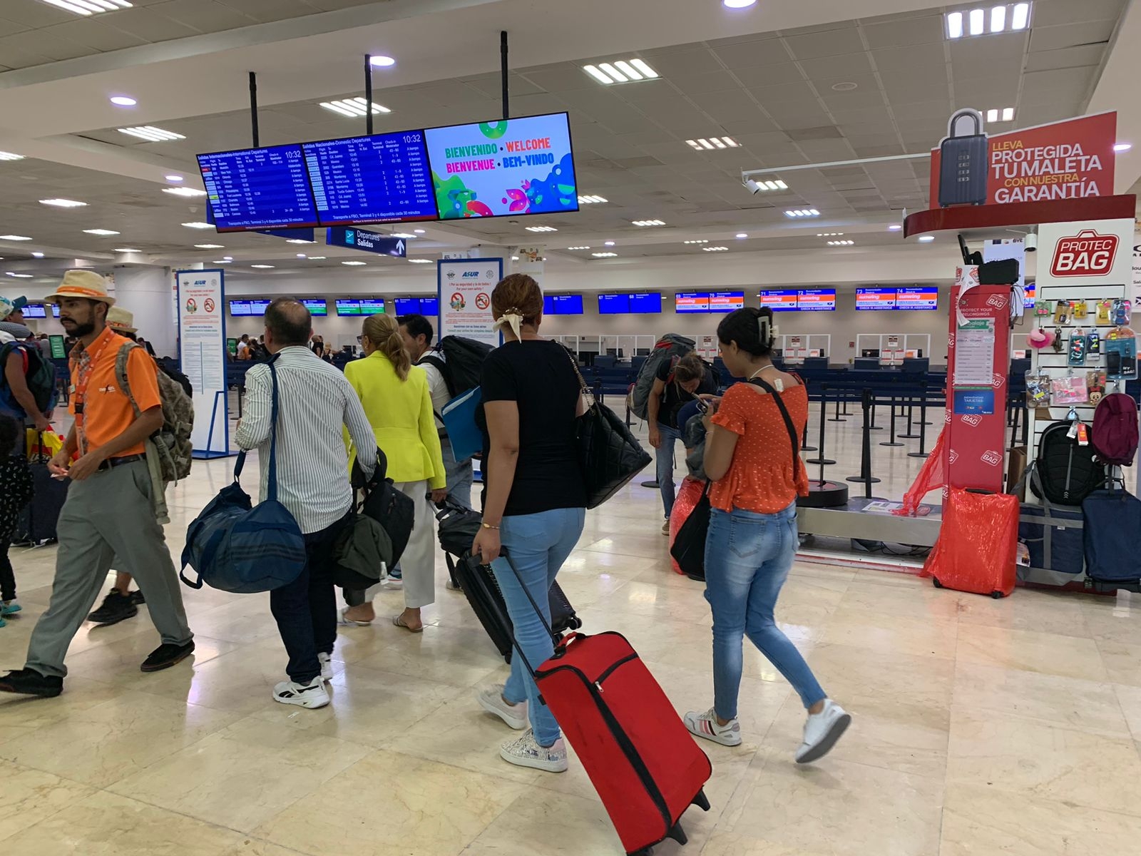 Aeropuerto de Cancún registra cuatro vuelos retrasados: EN VIVO