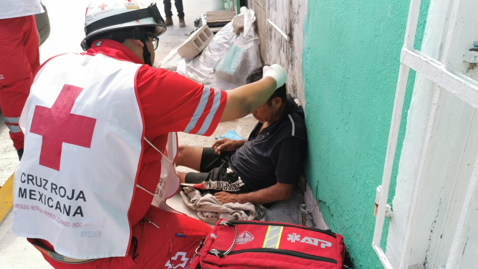 Ebrios golpean a un hombre en la vía pública de Ciudad del Carmen