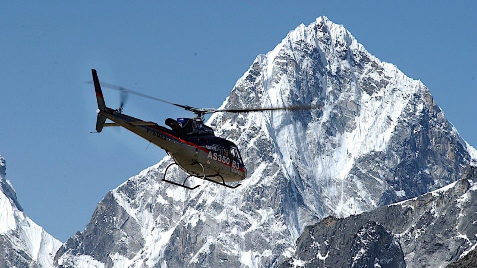 Accidente de helicóptero en Nepal