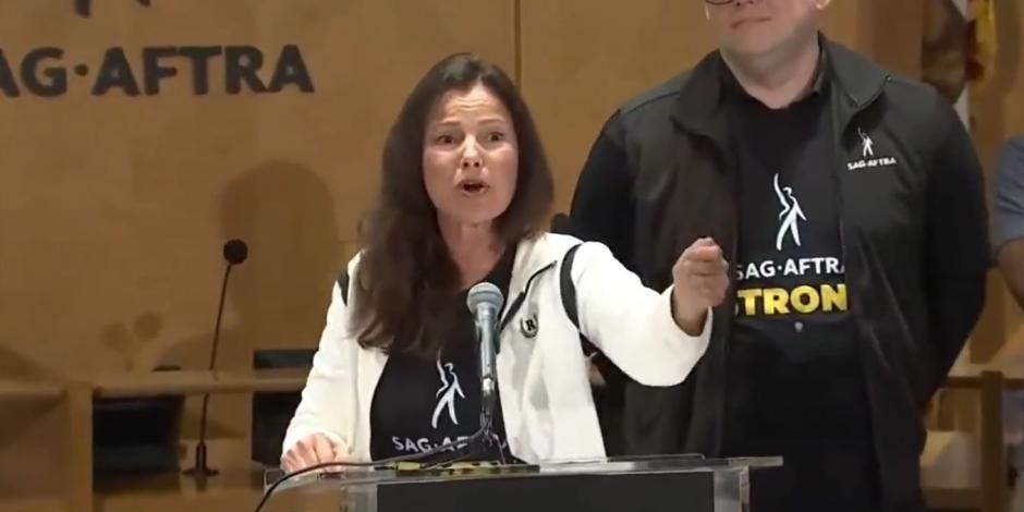 El poderoso discurso de Fran Drescher con el que anunció la huelga de actores de Hollywood
