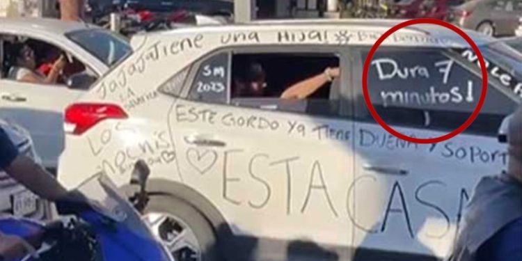 Mujer tóxica raya auto de su marido infiel