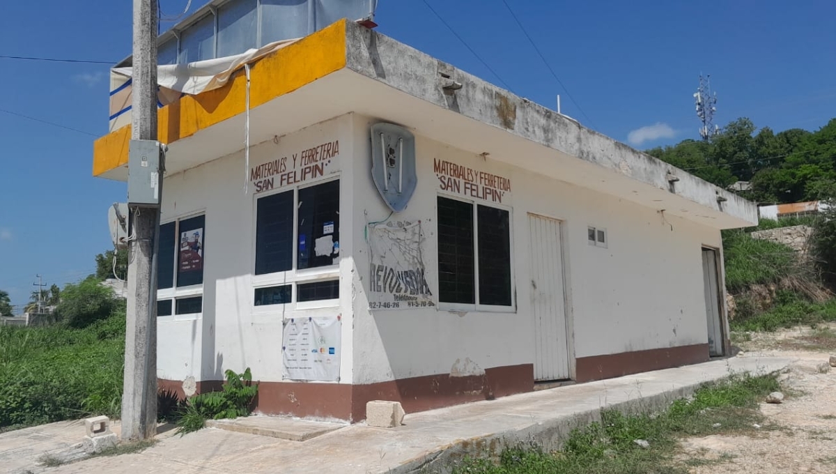 Saquean bodega de materiales en Campeche; se llevan cementos y computadoras