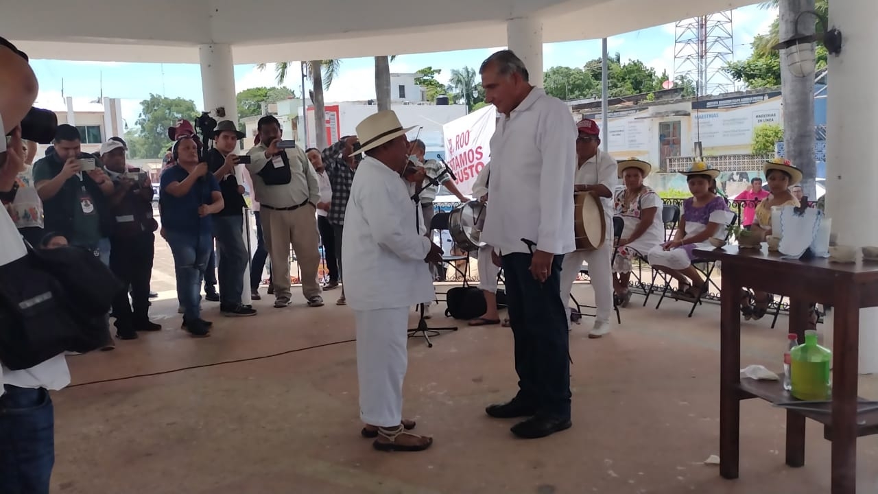 Reciben a Adán Augusto López en Felipe Carrillo Puerto con ritual maya