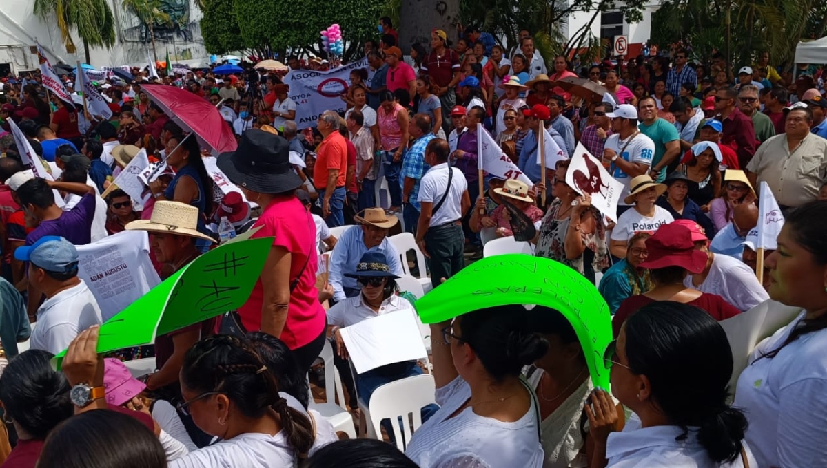 El aspirante a la Presidencia de la republica se encuentra en la Plaza Cívica “7 de Agosto”