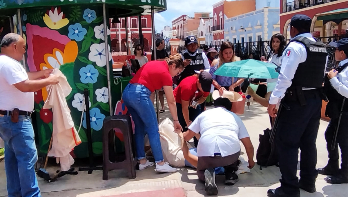 Joven se desmaya en pleno Centro de Campeche tras recibir vacuna contra el Neumococo