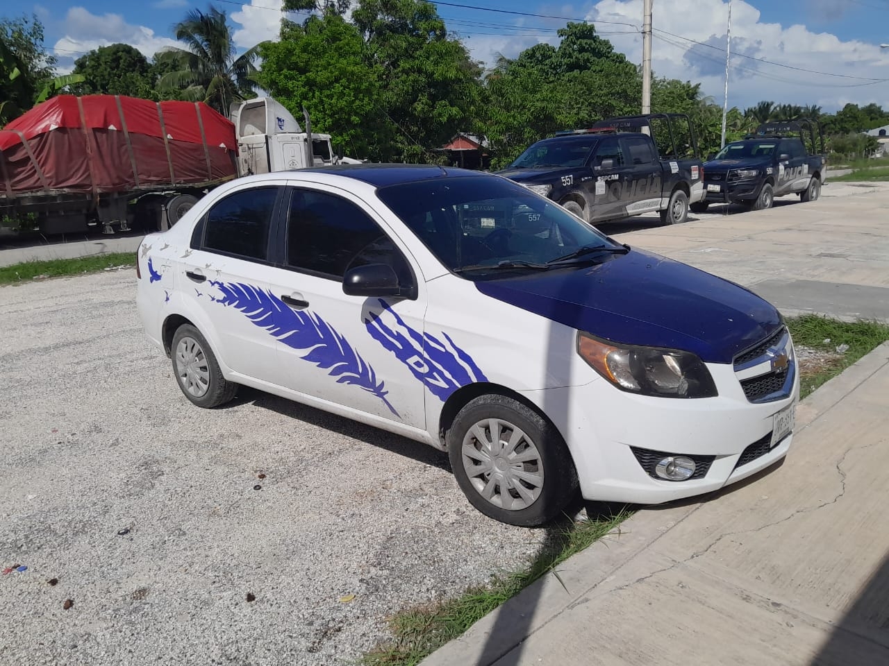 En Escárcega, aseguran un auto con reporte de robo en Quintana Roo