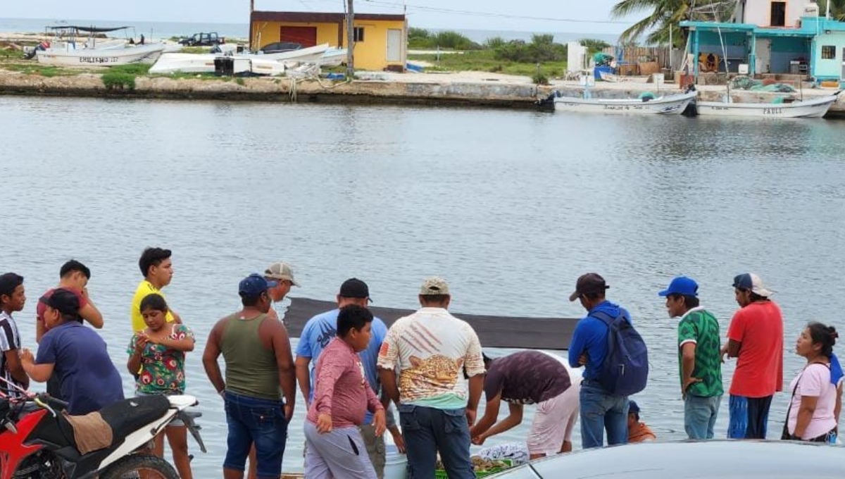 Los pescadores han colocado boyas para delimitar la zona de captura