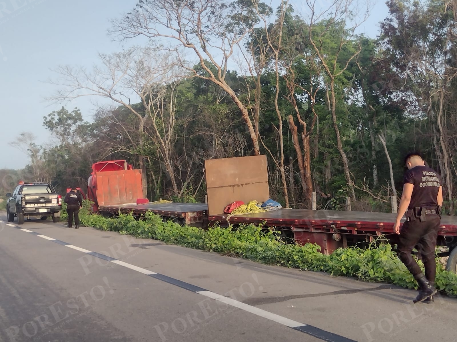 Trailero 'pestañea' y se sale de la carretera Buctzotz-Tizimín