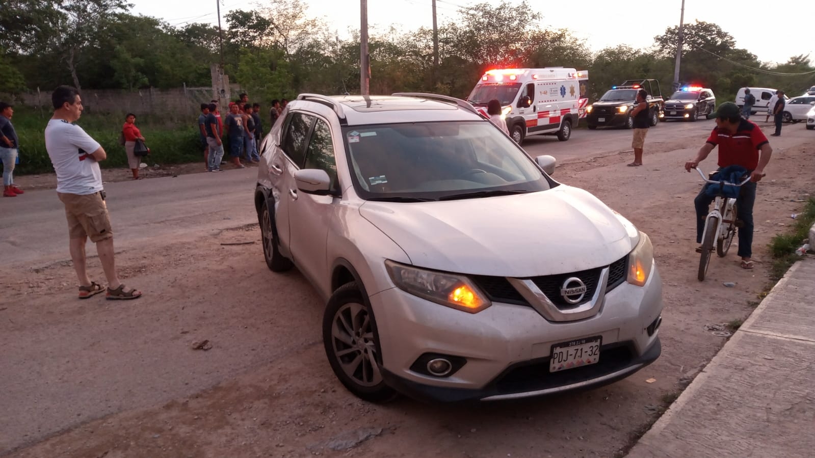 El motociclista murió luego del fuerte golpe contra el auto