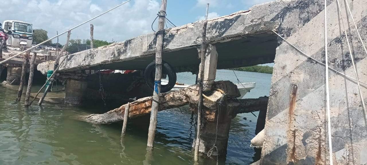 El muelle pesquero del Puerto de Chiquilá ha sido afectado por la carencia de mantenimiento.